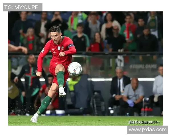 足球场上的魅力风采 盘点那些既帅气又具实力的球星们