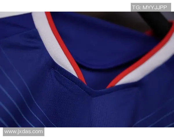 围绕足球球星款球衣打造潮流文化与球迷情感共鸣的新时尚趋势 围绕足球球星款球衣打造潮流文化与球迷情感共鸣的新时尚趋势