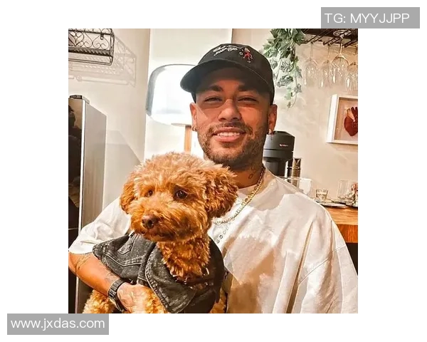 足球球星简约风格头像设计展现个性与魅力,独特创意引领潮流趋势 足球球星简约风格头像设计展现个性与魅力,独特创意引领潮流趋势